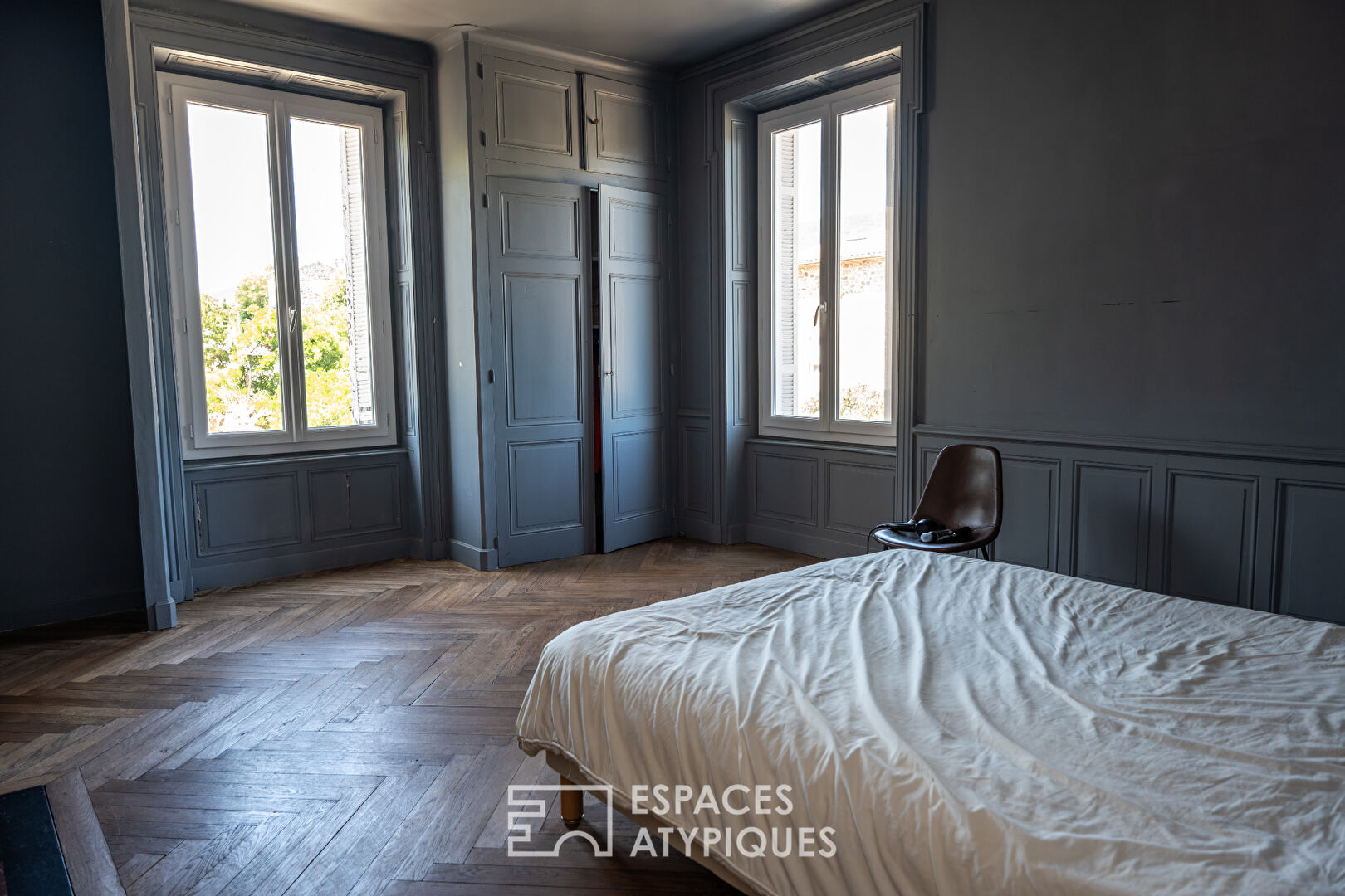 Maison bourgeoise avec dépendances, en Ardèche Verte.