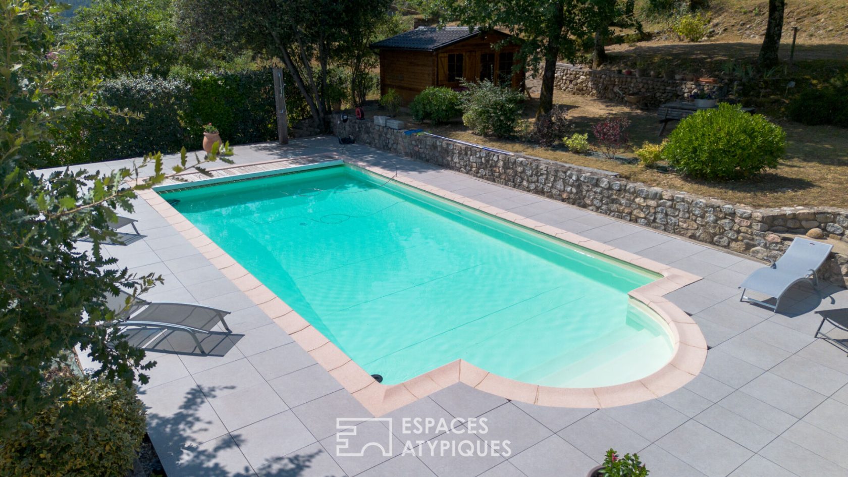 Belle maison d’architecte avec séjour cathédrale et spacieuse piscine