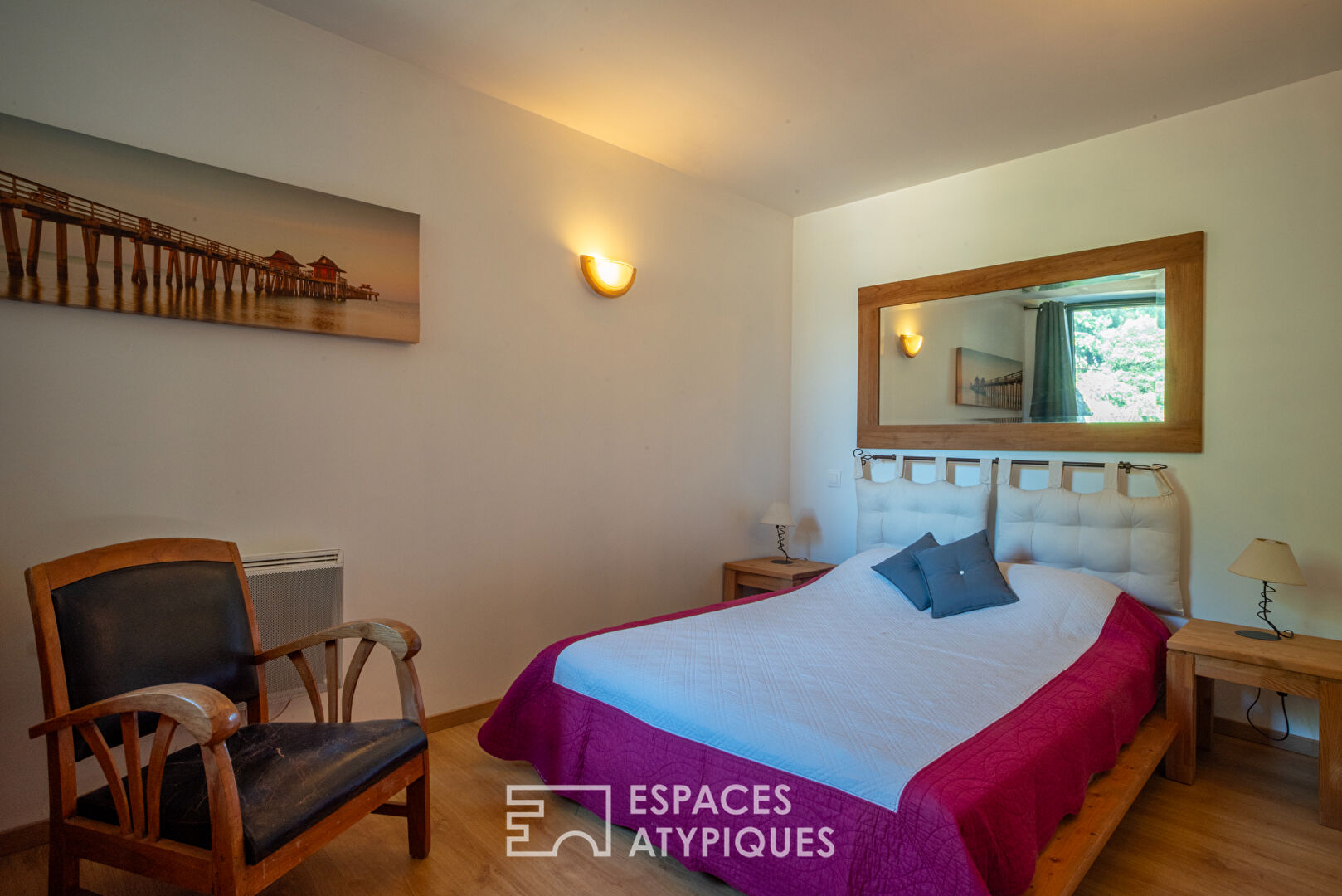 Ensemble de deux maisons en pierre rénovées avec vue et coin de rivière privé