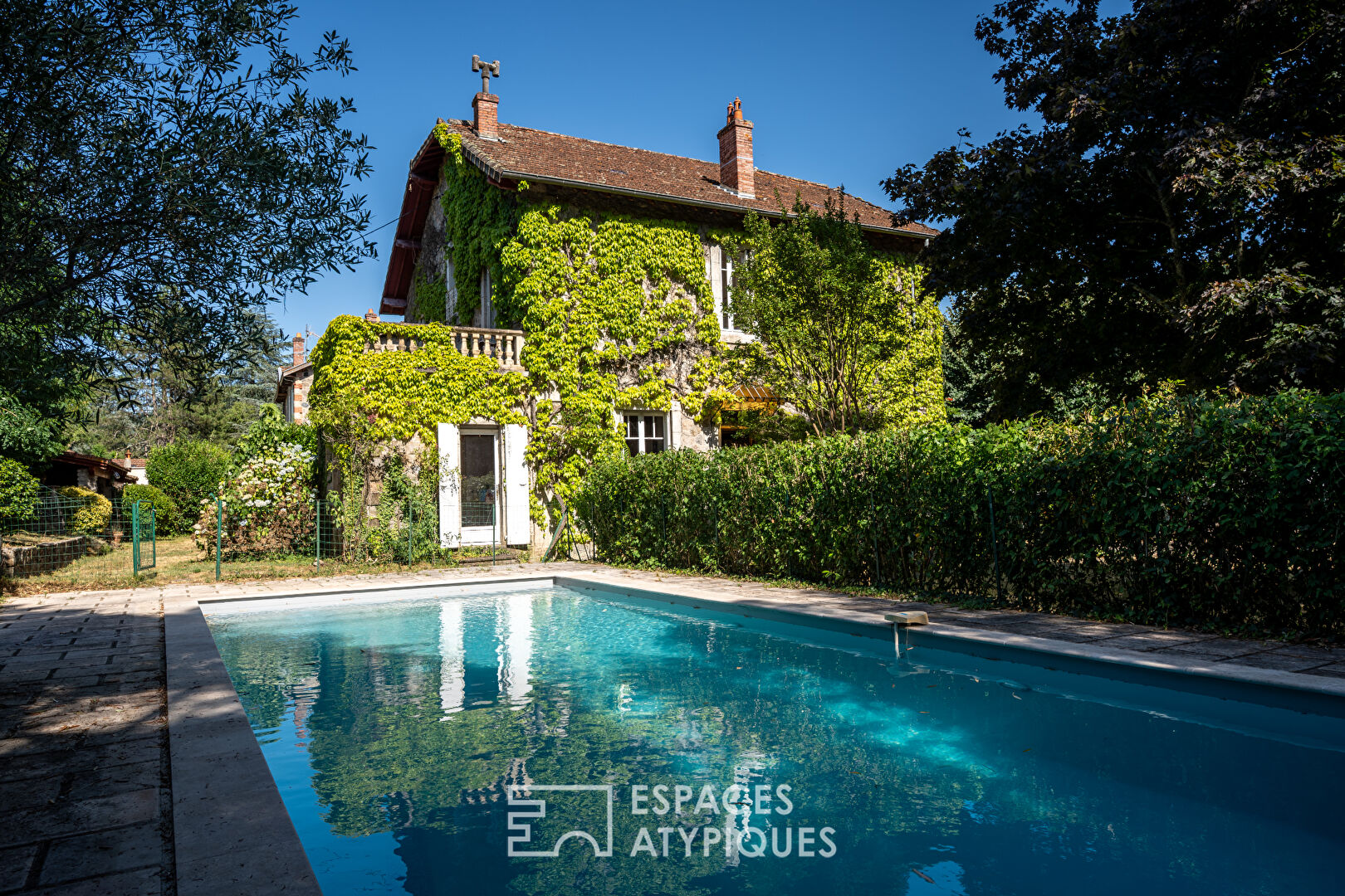 Maison en pierre avec piscine, charme 1930 au coeur de la vallée de l’Eyrieux