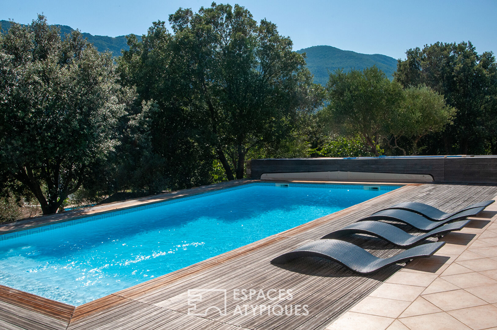 Séduisante villa d’architecte contemporaine à la vue imprenable