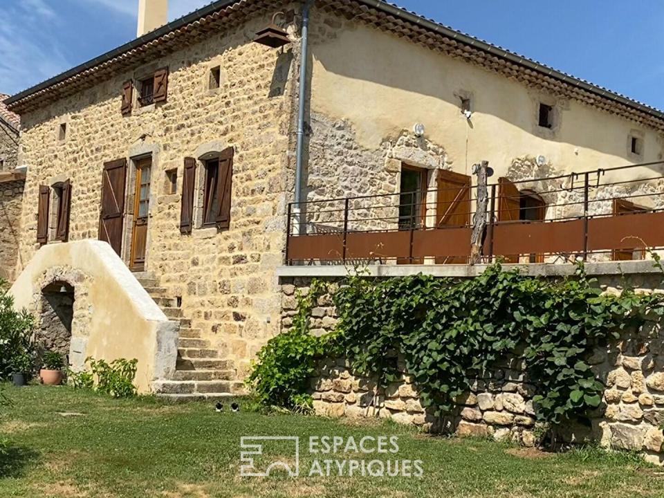 Corps de ferme rénové, en Ardèche Verte.