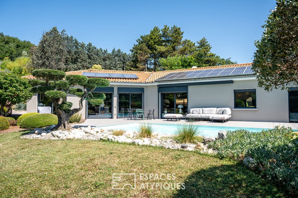 Maison contemporaine d'exception avec piscine et vue dégagée proche de Valence