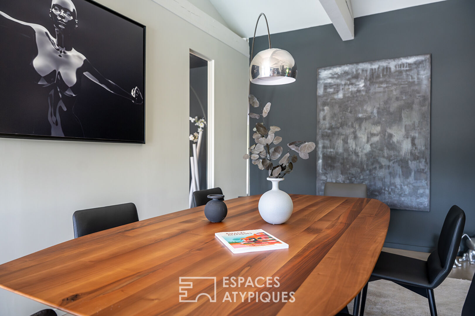Maison contemporaine d’exception avec piscine et vue dégagée proche de Valence