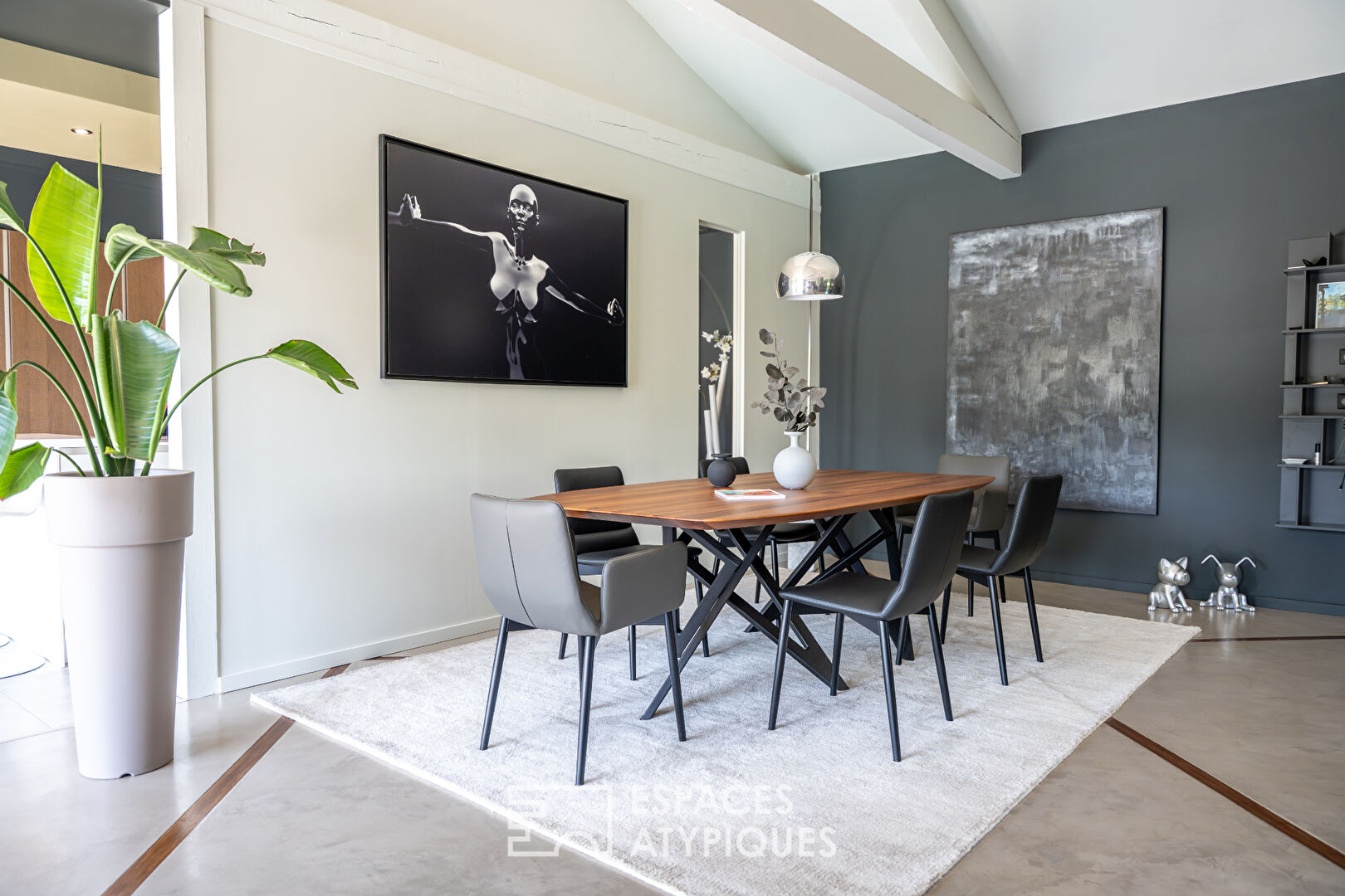 Maison contemporaine d’exception avec piscine et vue dégagée proche de Valence