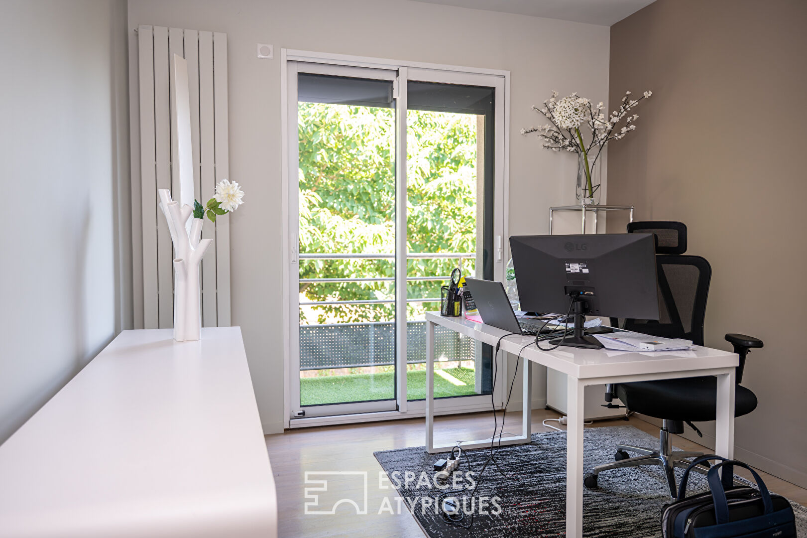 Maison contemporaine d’exception avec piscine et vue dégagée proche de Valence