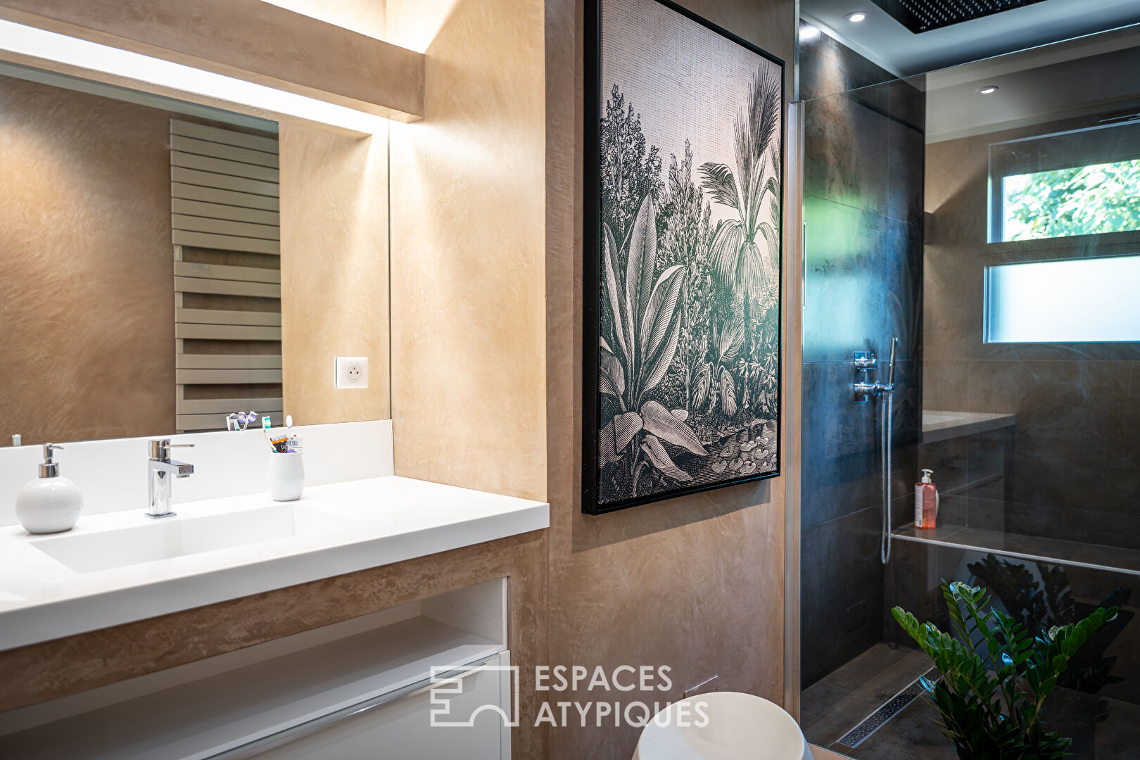 Maison contemporaine d’exception avec piscine et vue dégagée proche de Valence