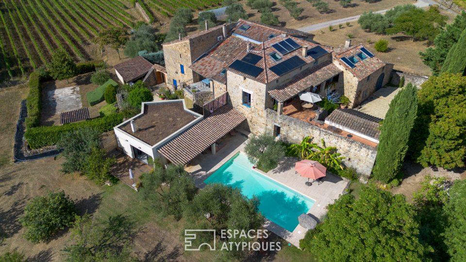 Magnanerie de  charme avec  vue, piscine et grand terrain arboré