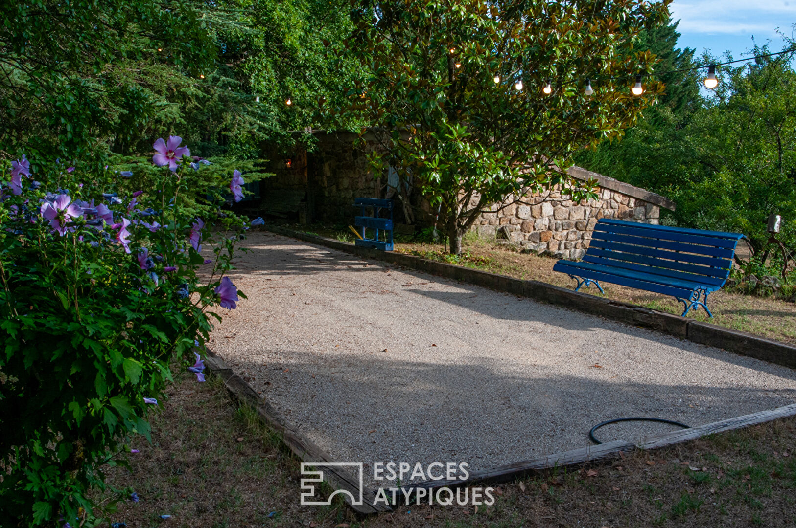 Magnanerie de  charme avec  vue, piscine et grand terrain arboré