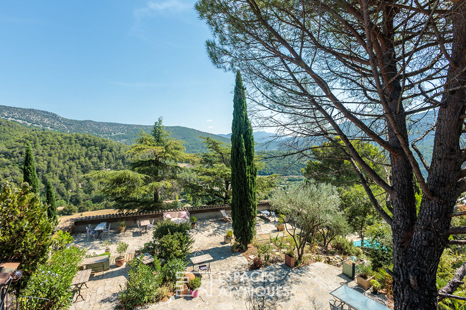 Maison d’exception de 924 m² avec piscine et vue à couper le souffle