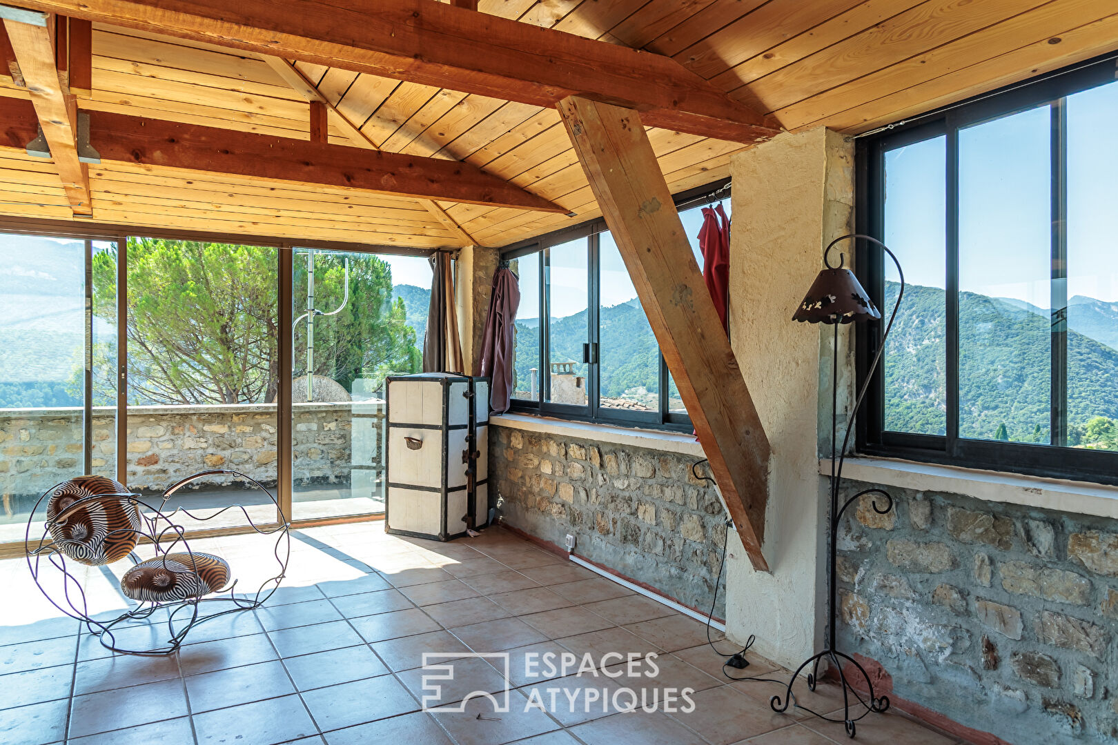 Maison d’exception de 924 m² avec piscine et vue à couper le souffle