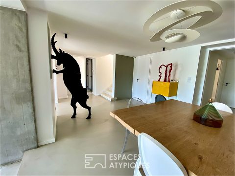 This modern villa in Ardèche offers a tailor-made living environment.