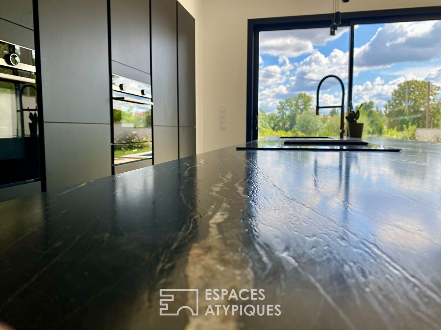 This modern villa in Ardèche offers a tailor-made living environment.