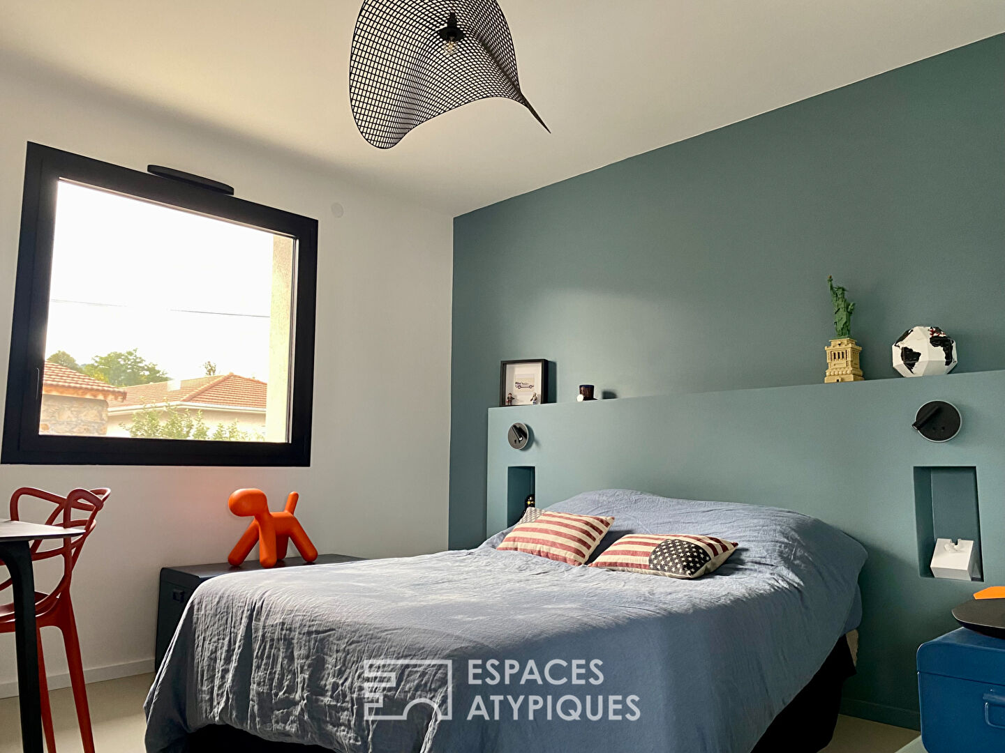This modern villa in Ardèche offers a tailor-made living environment.