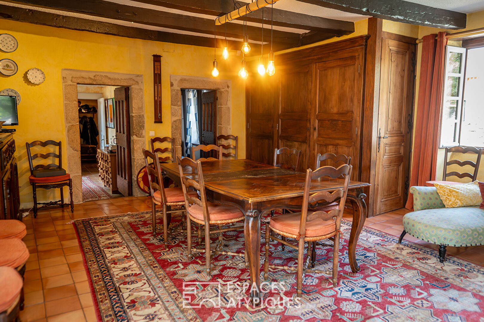 Maison ancienne de caractère avec piscine