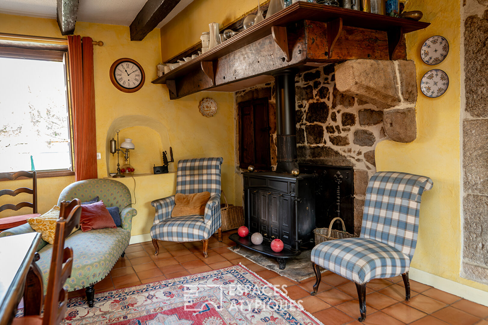 Maison ancienne de caractère avec piscine