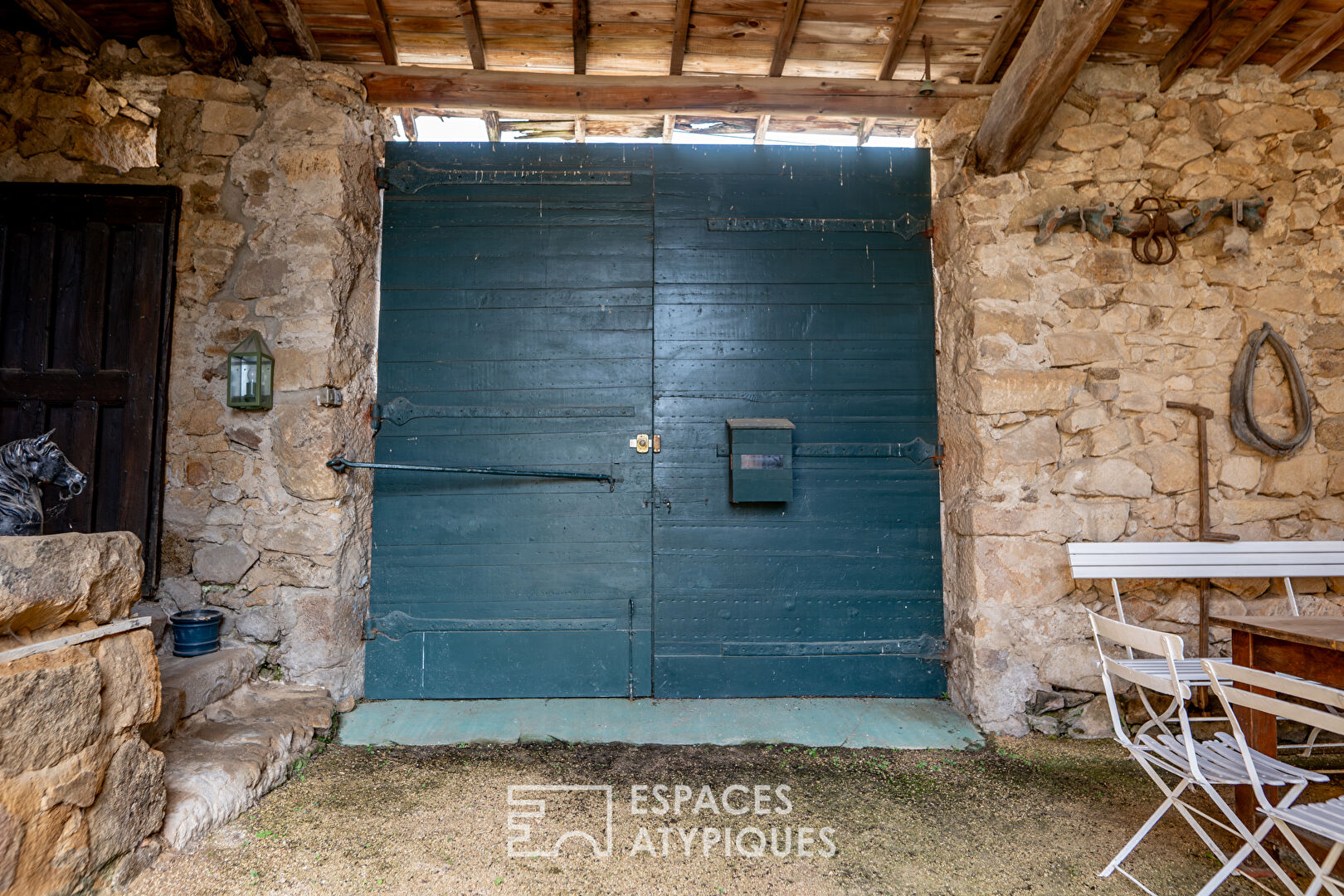 Maison ancienne de caractère avec piscine