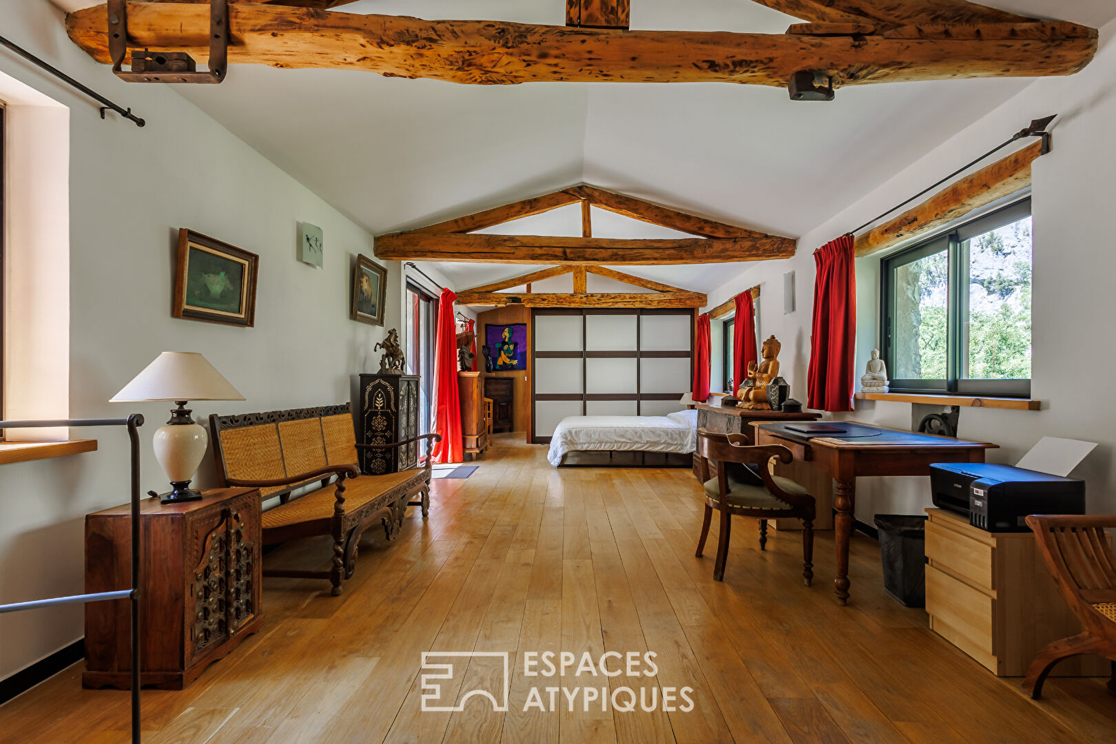 Maison en pierre avec source et bassin naturel – Drôme provençale