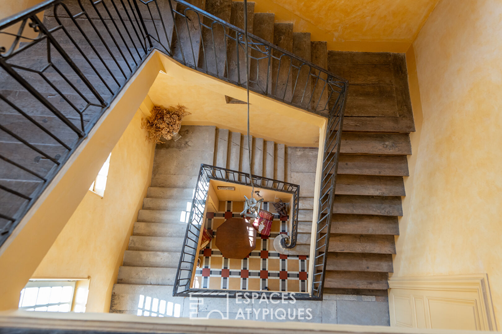 Hôtel particulier à Bourg-Saint-Andéol en Ardèche