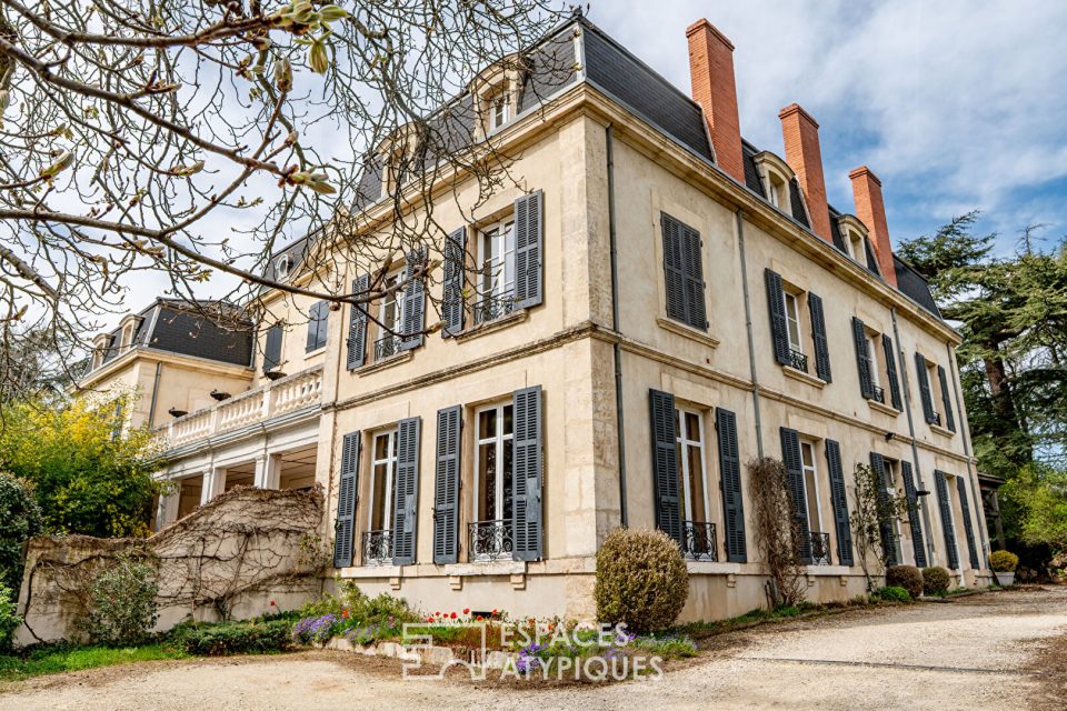 Loger son habitat dans l'aile d'un château de l'Ardèche.