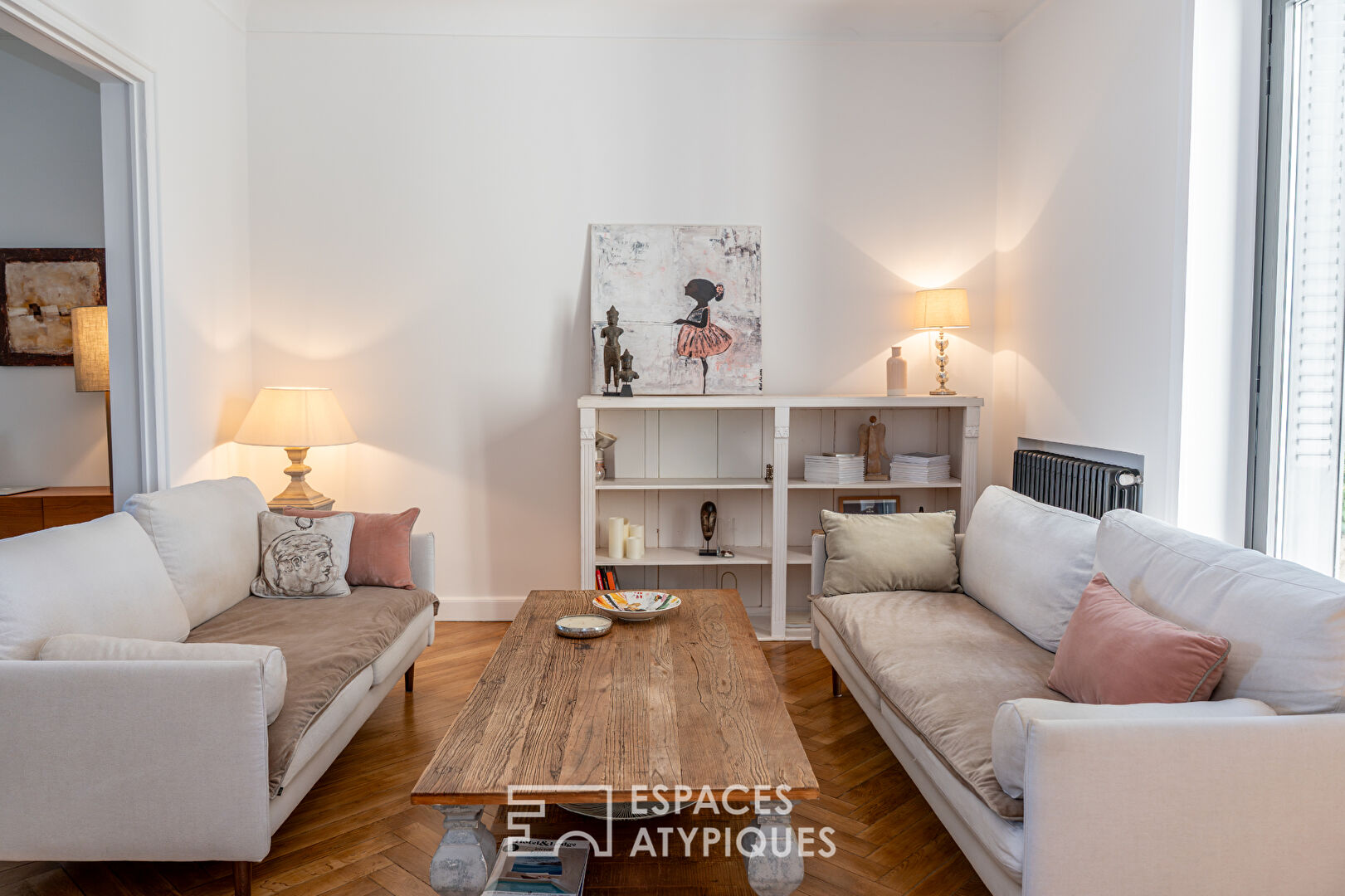 Grande maison bourgeoise rénovée avec jardin et piscine en centre ville