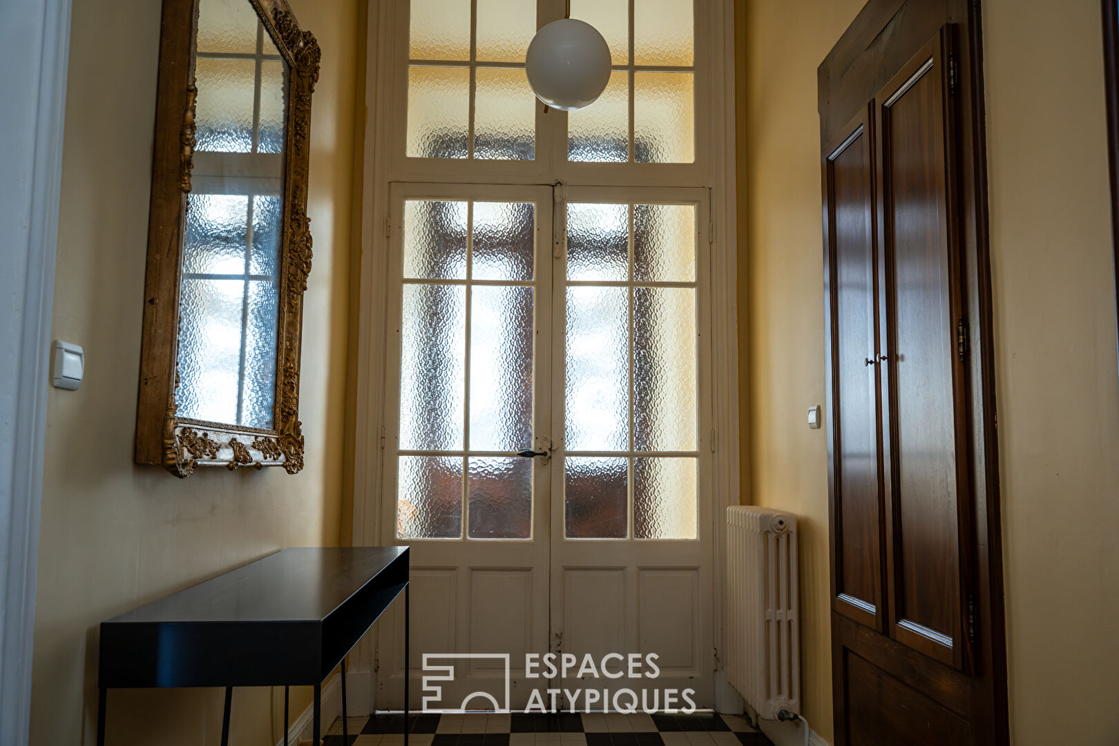 En Ardèche, une étonnante maison de ville indépendante.