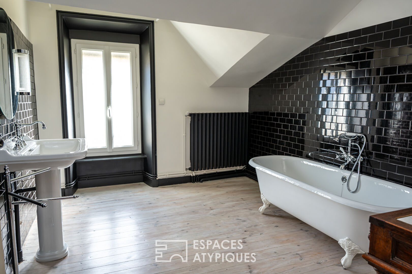 En Ardèche, une étonnante maison de ville indépendante.