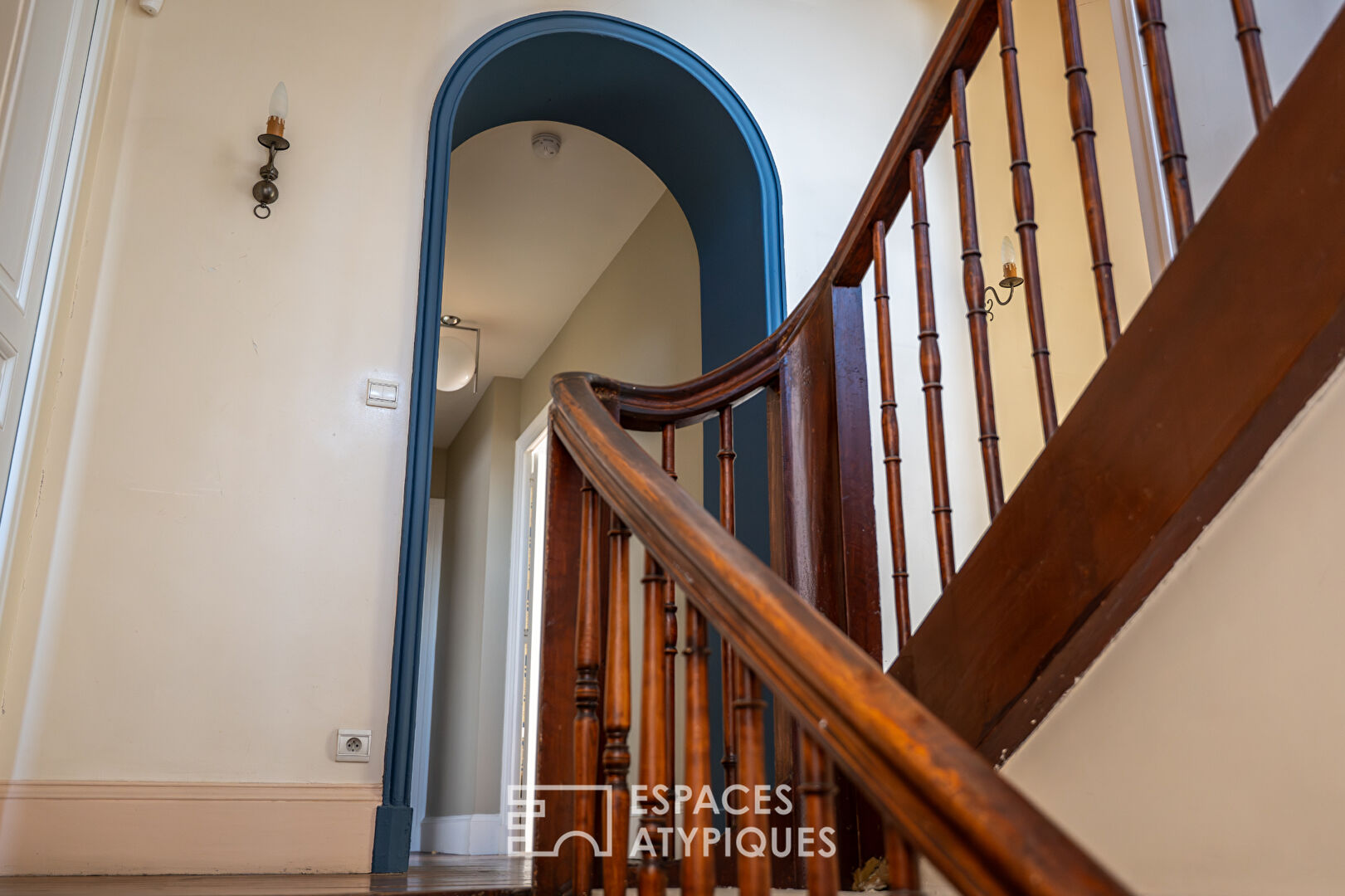 En Ardèche, une étonnante maison de ville indépendante.