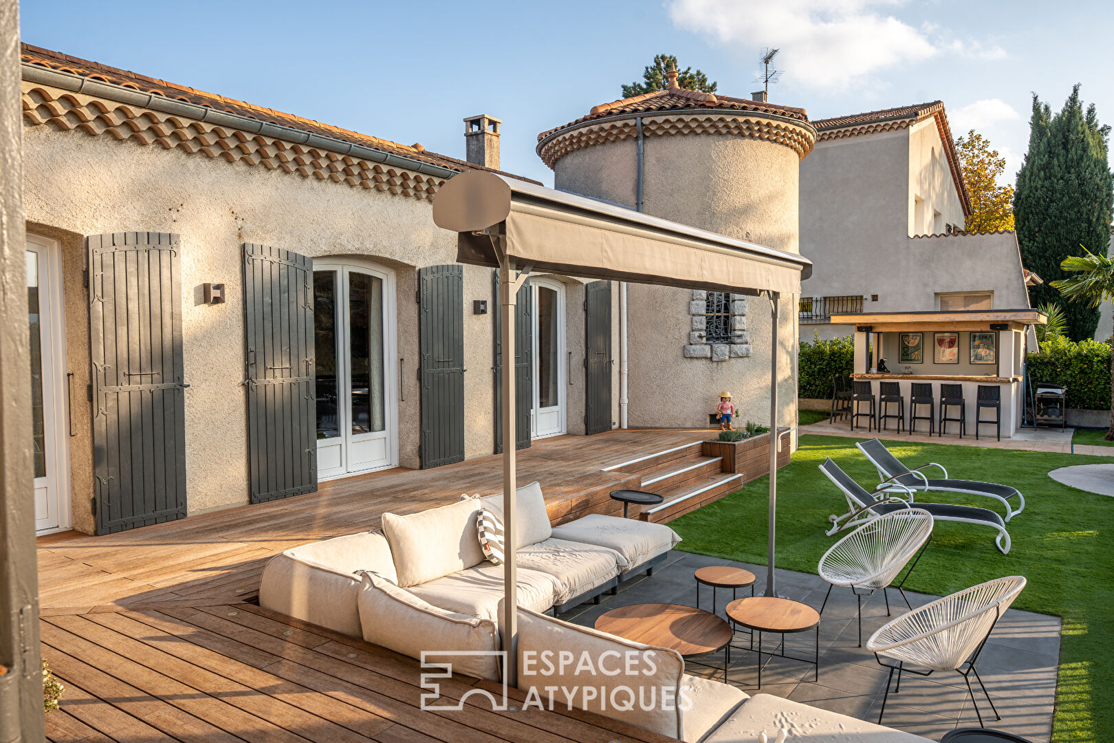 Vaste demeure avec piscine et vue panoramique sur Valence