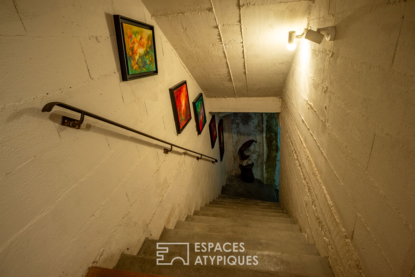 Loft d’artiste lumineux avec terrasse et vue