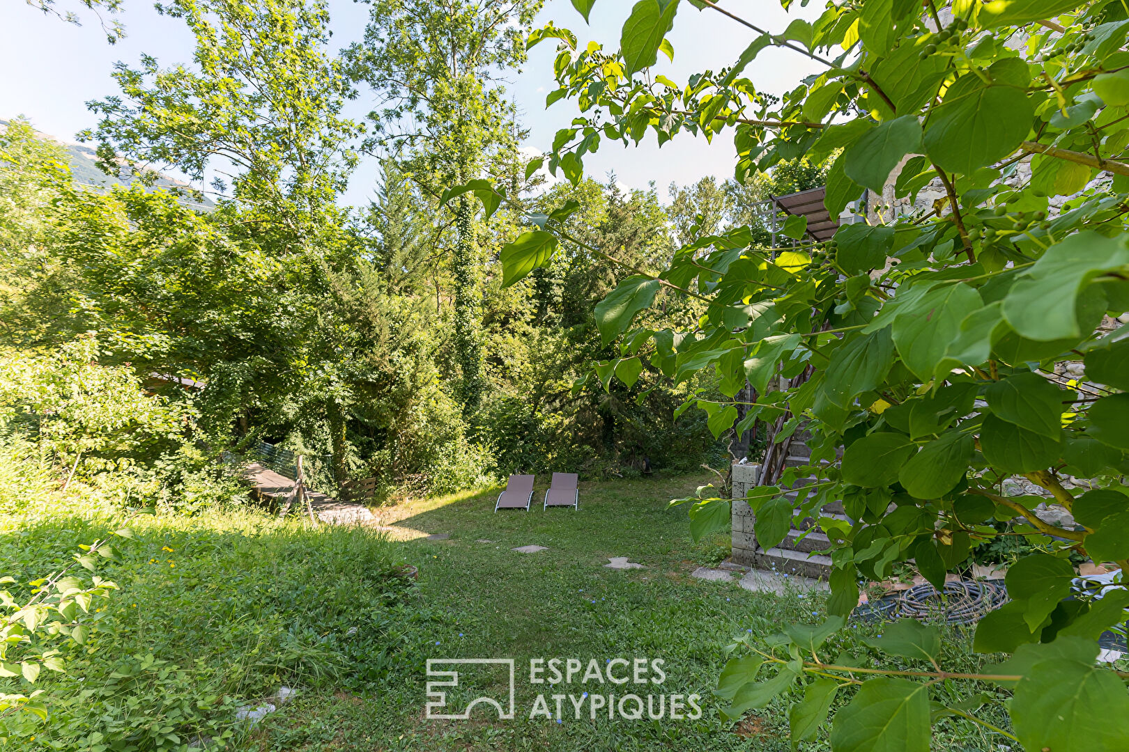 Ancien moulin situé à proximité de Die, en bordure de rivière