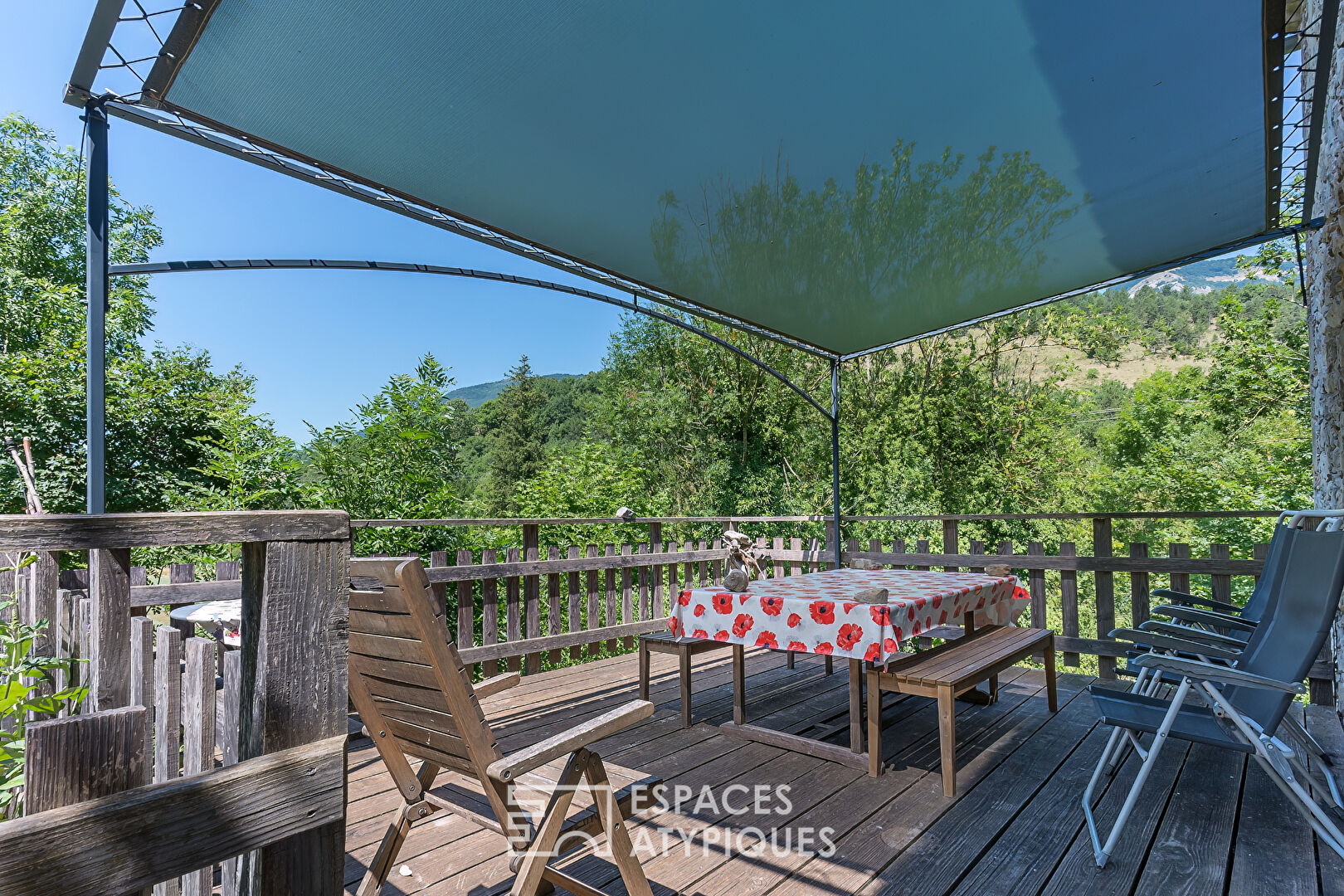 Ancien moulin situé à proximité de Die, en bordure de rivière