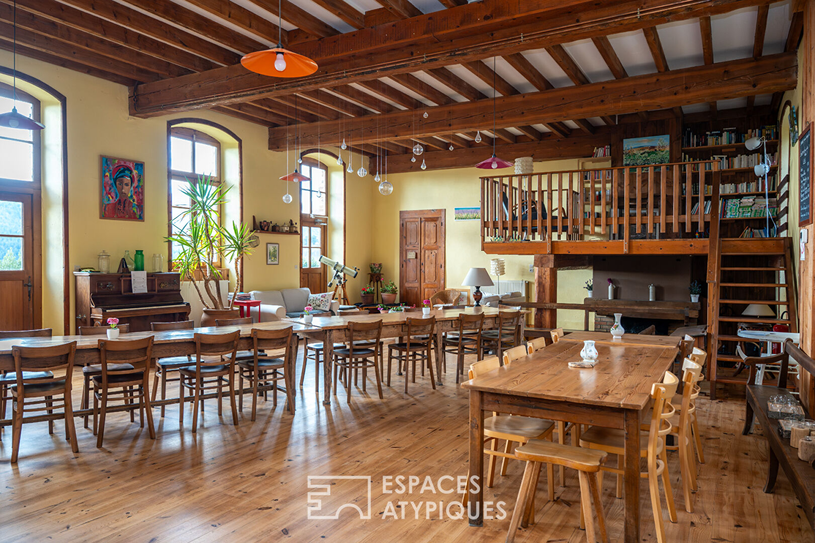 En Ardèche, des propositions d’accueil, sous le charme d’une ancienne école.