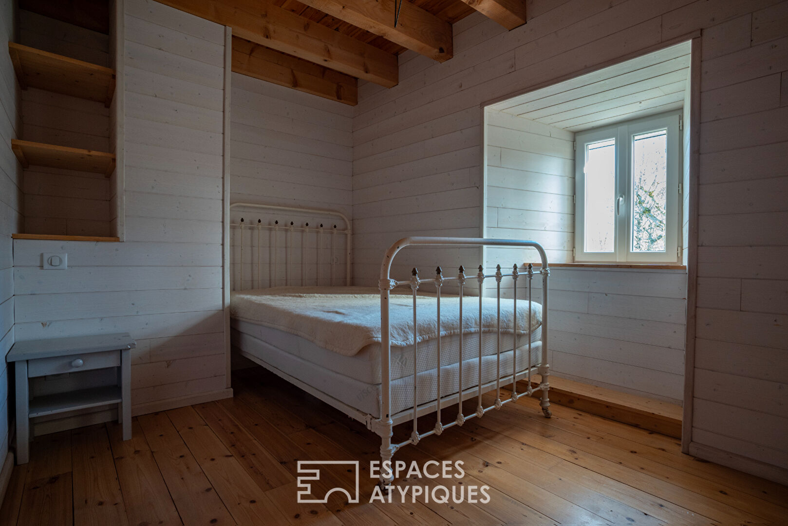 Ancienne ferme rénovée, un balcon naturel sur les monts d&rsquo;Ardèche.