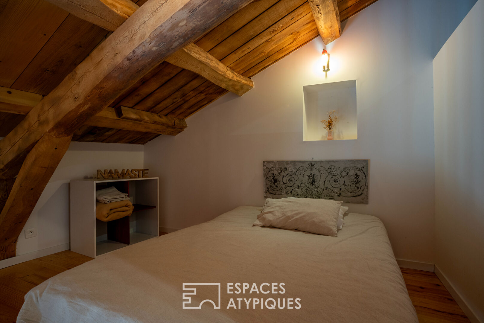 Ancienne ferme rénovée, un balcon naturel sur les monts d&rsquo;Ardèche.