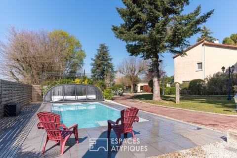 Propriété de caractère avec parc arboré, dépendances et piscine