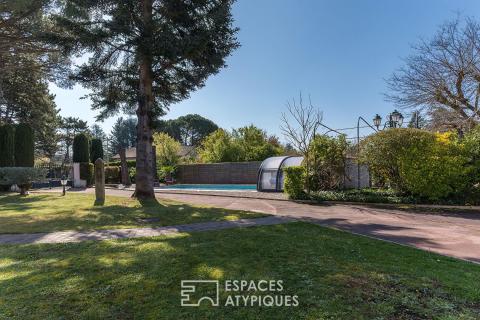 Propriété de caractère avec parc arboré, dépendances et piscine