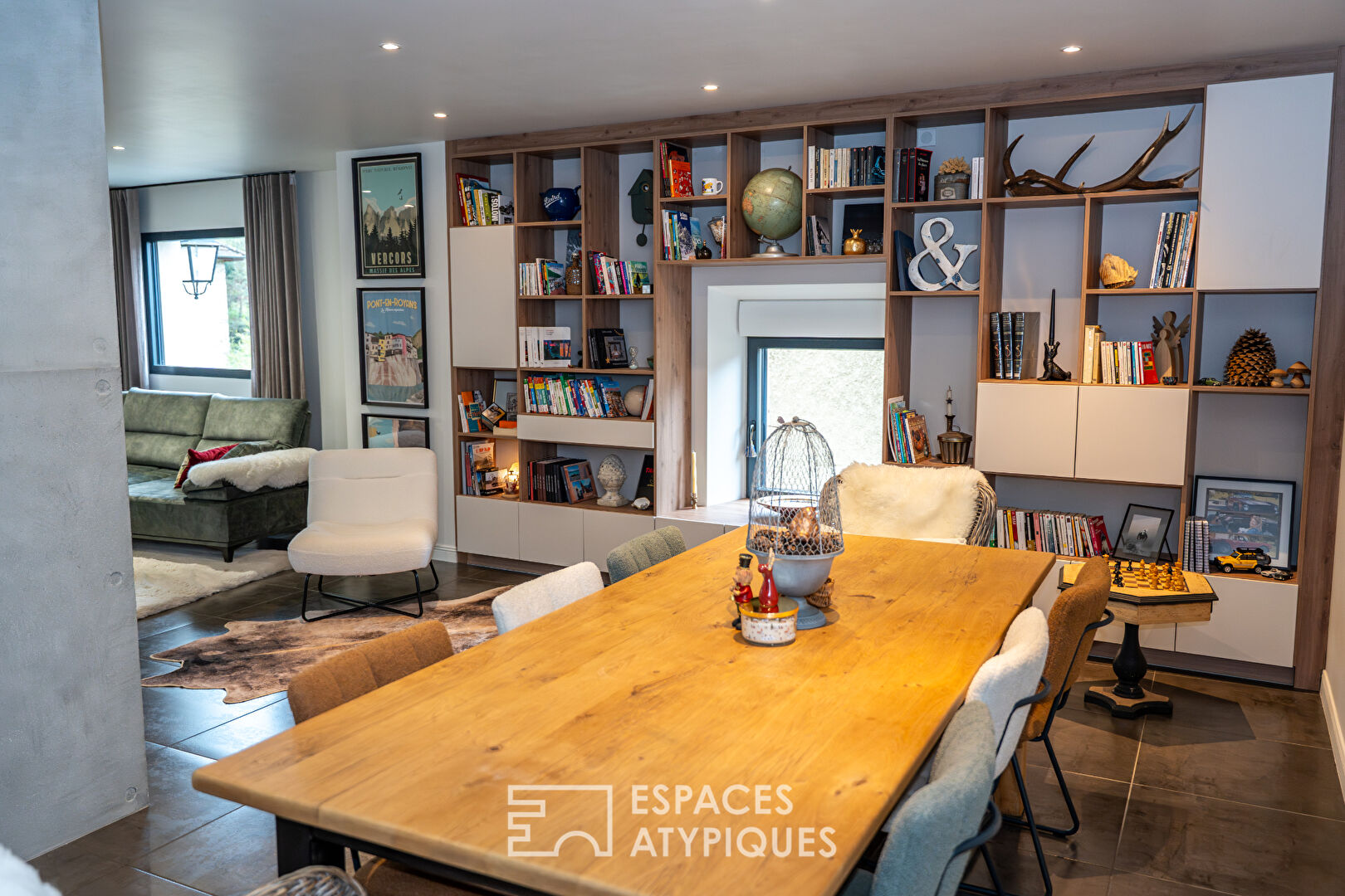 Ancienne bâtisse en pierre rénovée au coeur de Saint-Martin-le-Colonel, au pied du Vercors