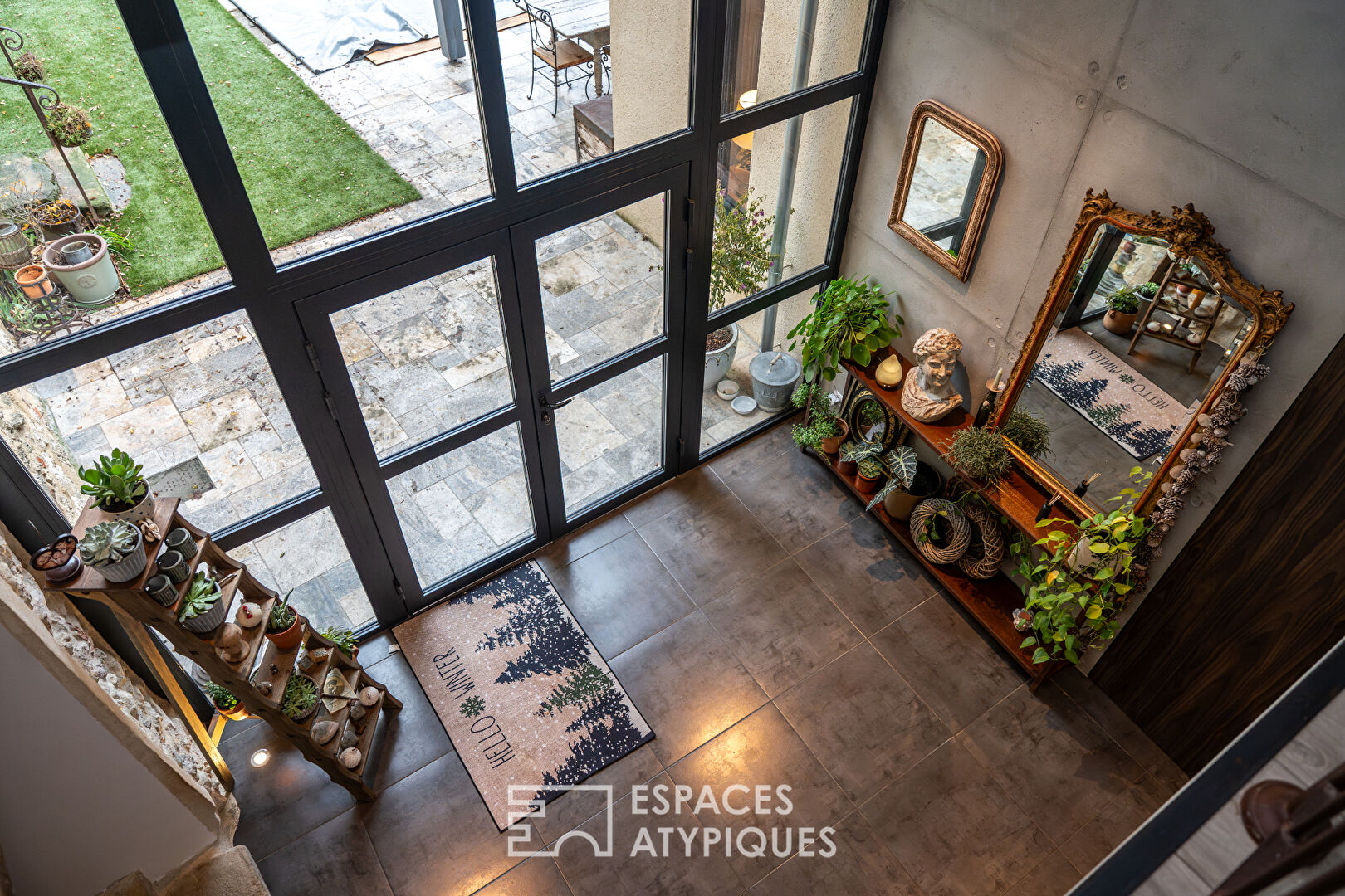 Ancienne bâtisse en pierre rénovée au coeur de Saint-Martin-le-Colonel, au pied du Vercors