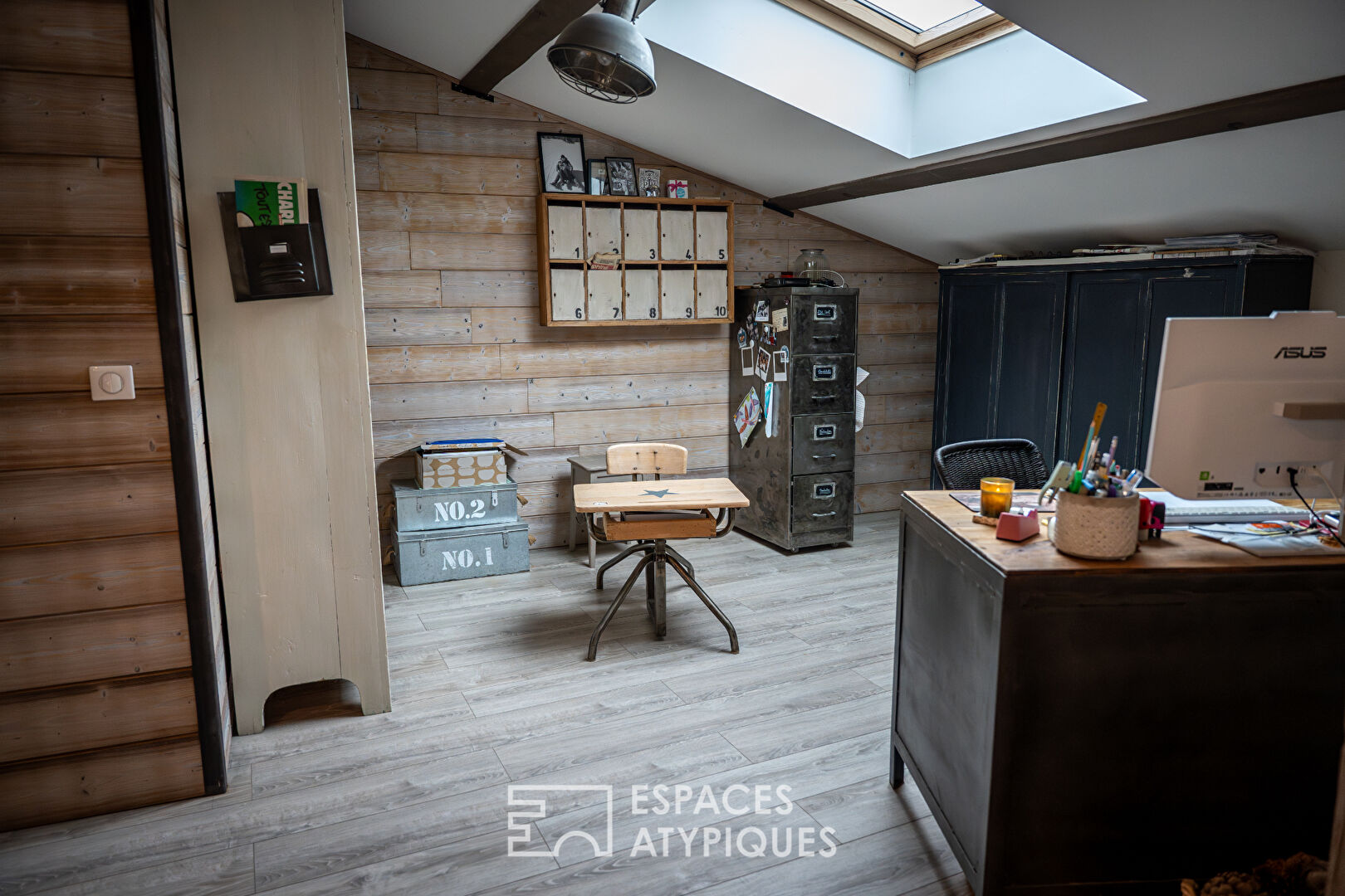 Ancienne bâtisse en pierre rénovée au coeur de Saint-Martin-le-Colonel, au pied du Vercors