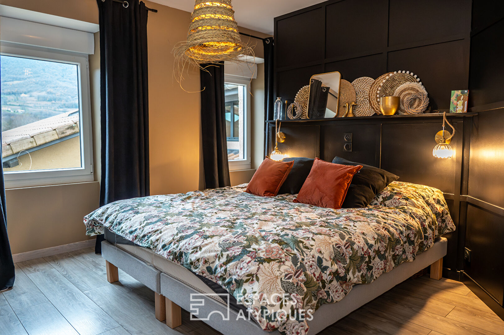 Ancienne bâtisse en pierre rénovée au coeur de Saint-Martin-le-Colonel, au pied du Vercors