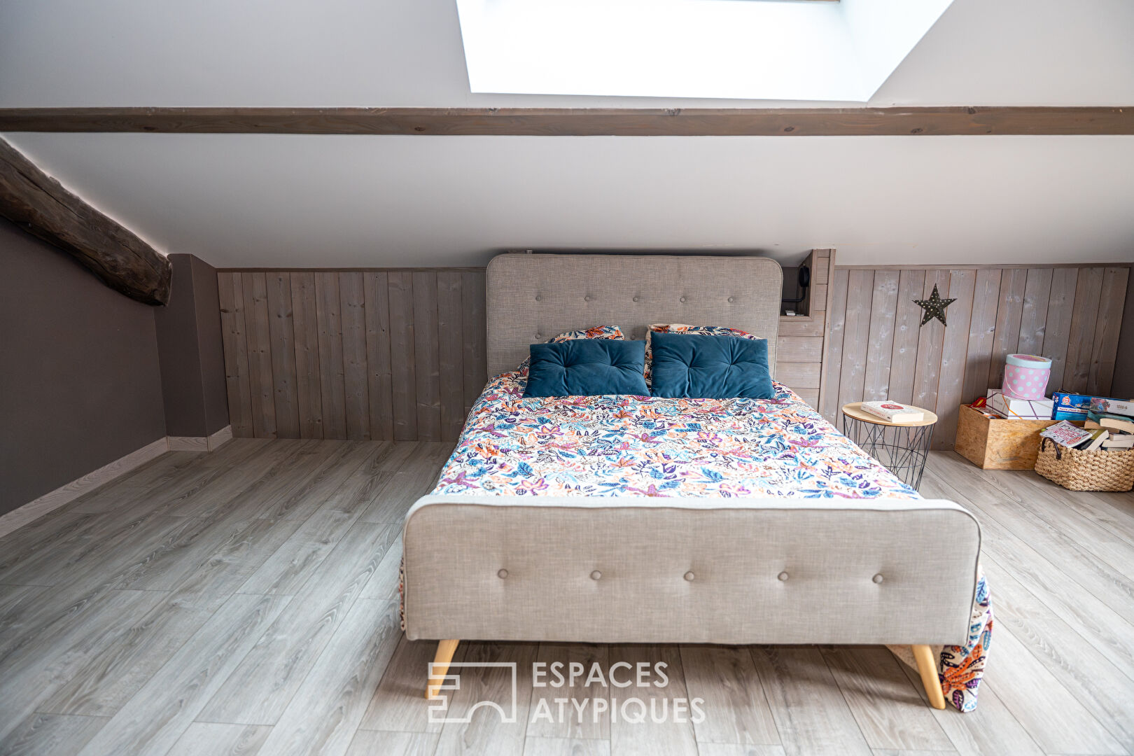 Ancienne bâtisse en pierre rénovée au coeur de Saint-Martin-le-Colonel, au pied du Vercors