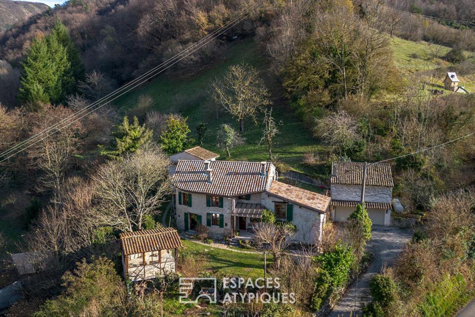 Maison de caractère rénovée et son espace naturel de 2 hectares proche Valence TGV