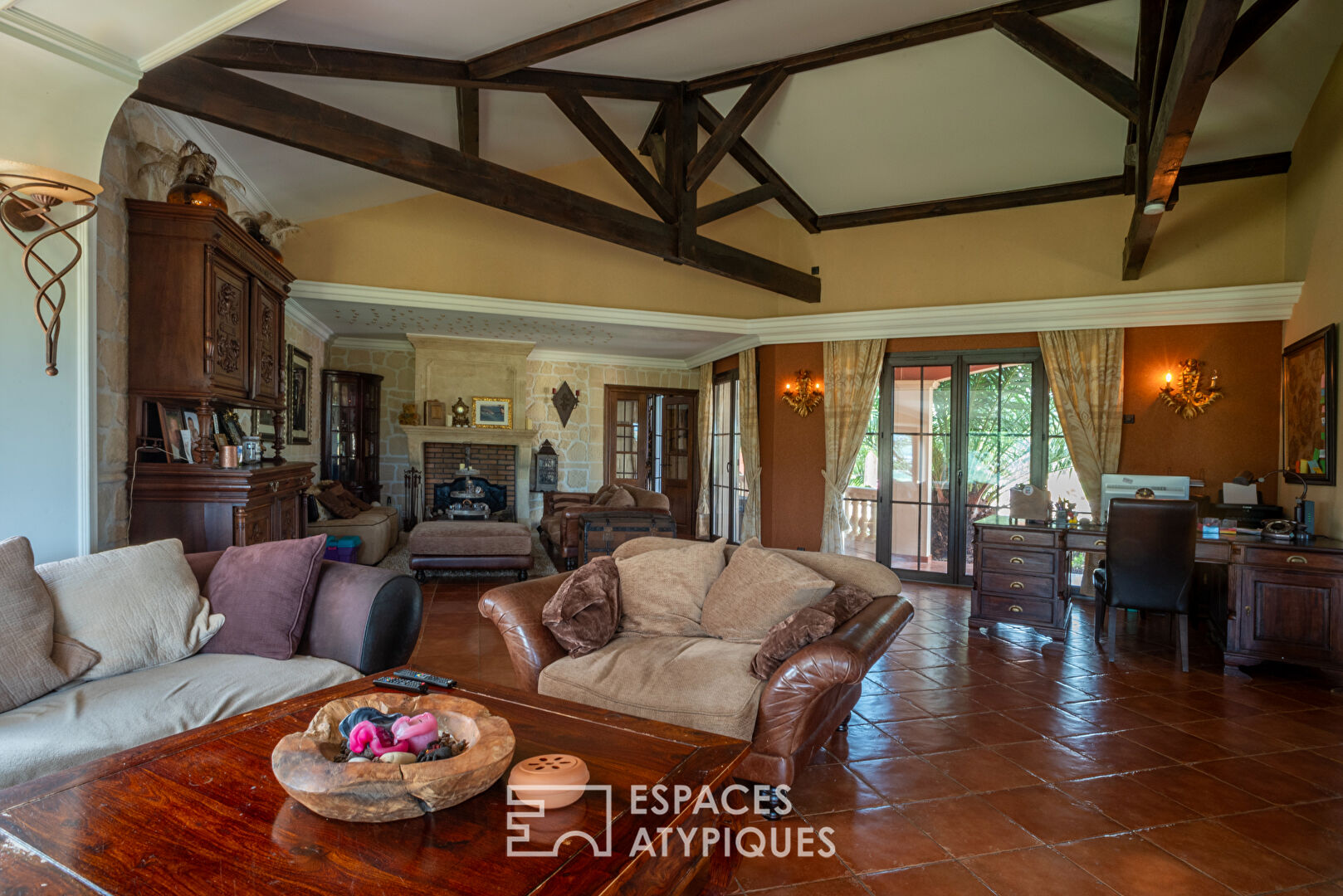 Villa de charme  d’inspiration provençale avec son incomparable panorama sur les monts d’Ardèche