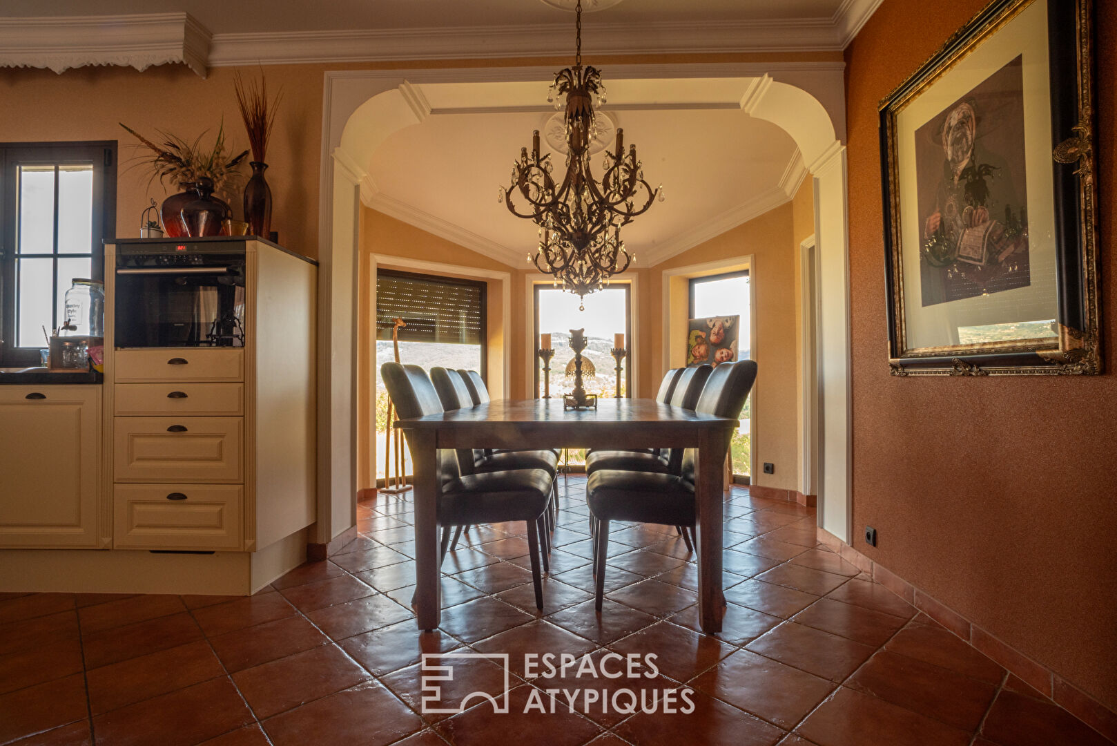 Villa de charme  d’inspiration provençale avec son incomparable panorama sur les monts d’Ardèche