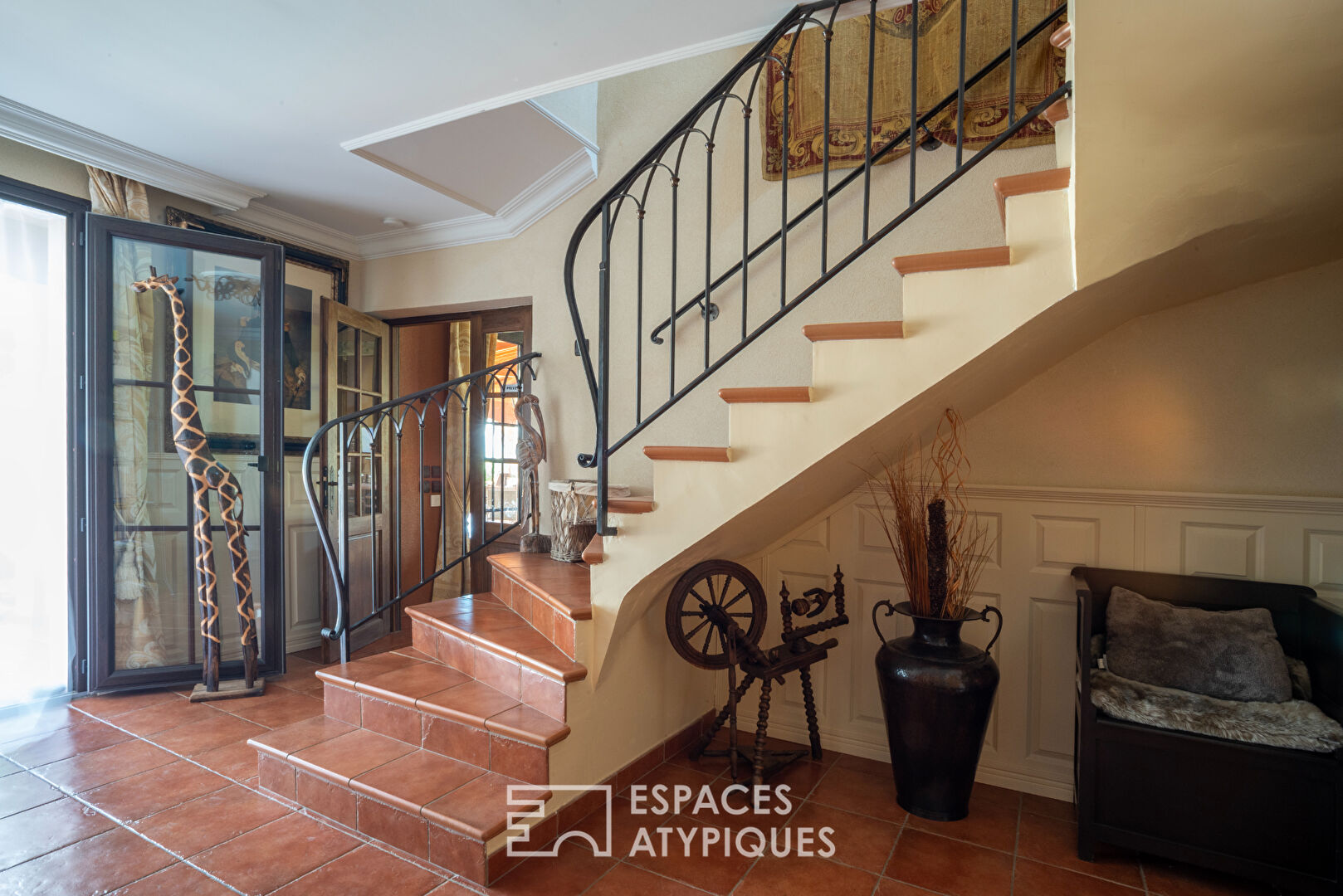 Villa de charme  d’inspiration provençale avec son incomparable panorama sur les monts d’Ardèche