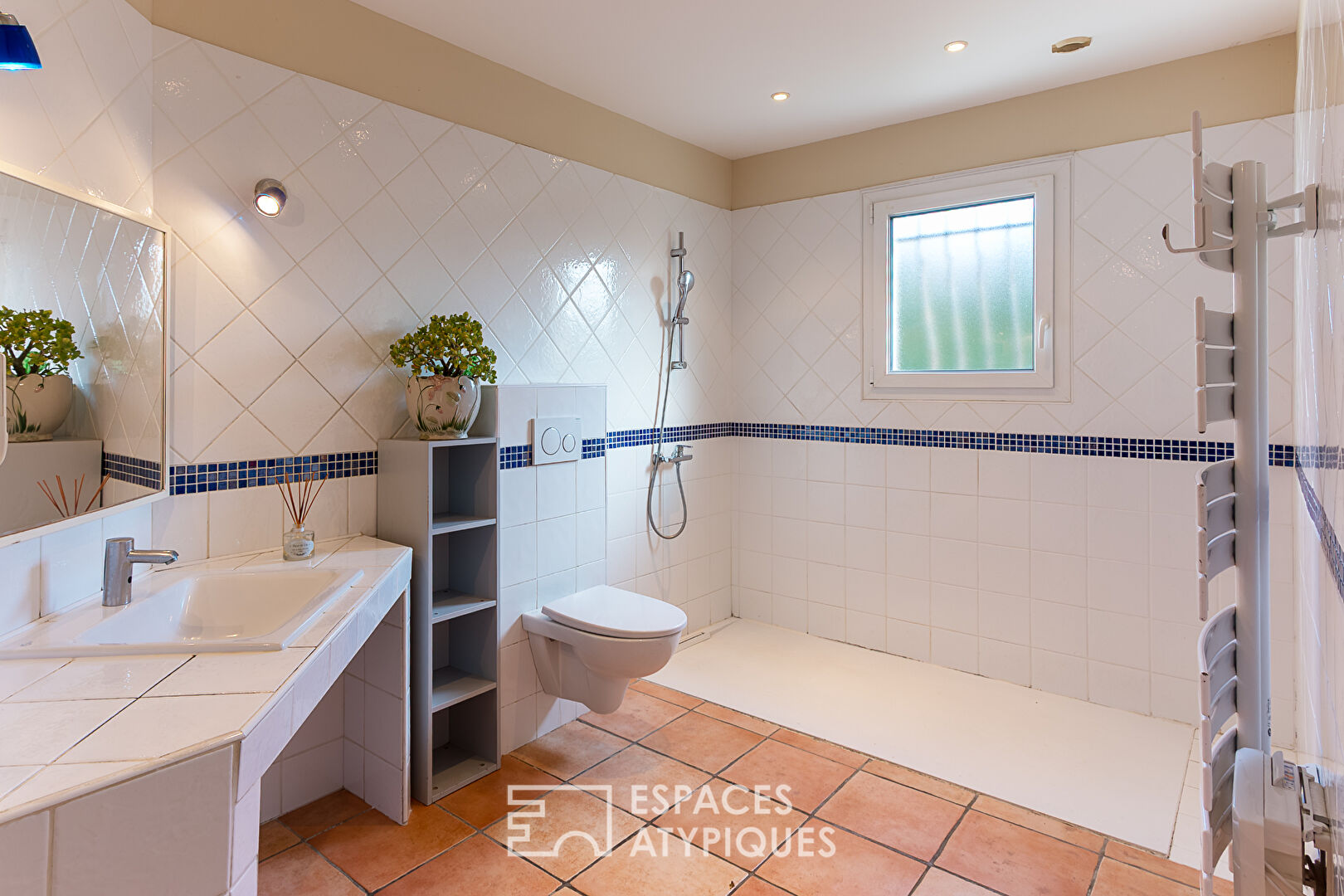 Maison familiale contemporaine avec piscine et studio indépendant