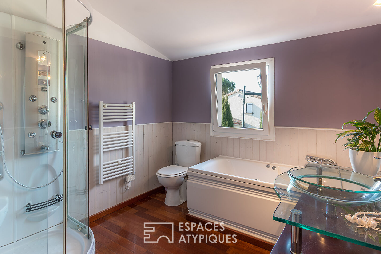 Maison familiale contemporaine avec piscine et studio indépendant