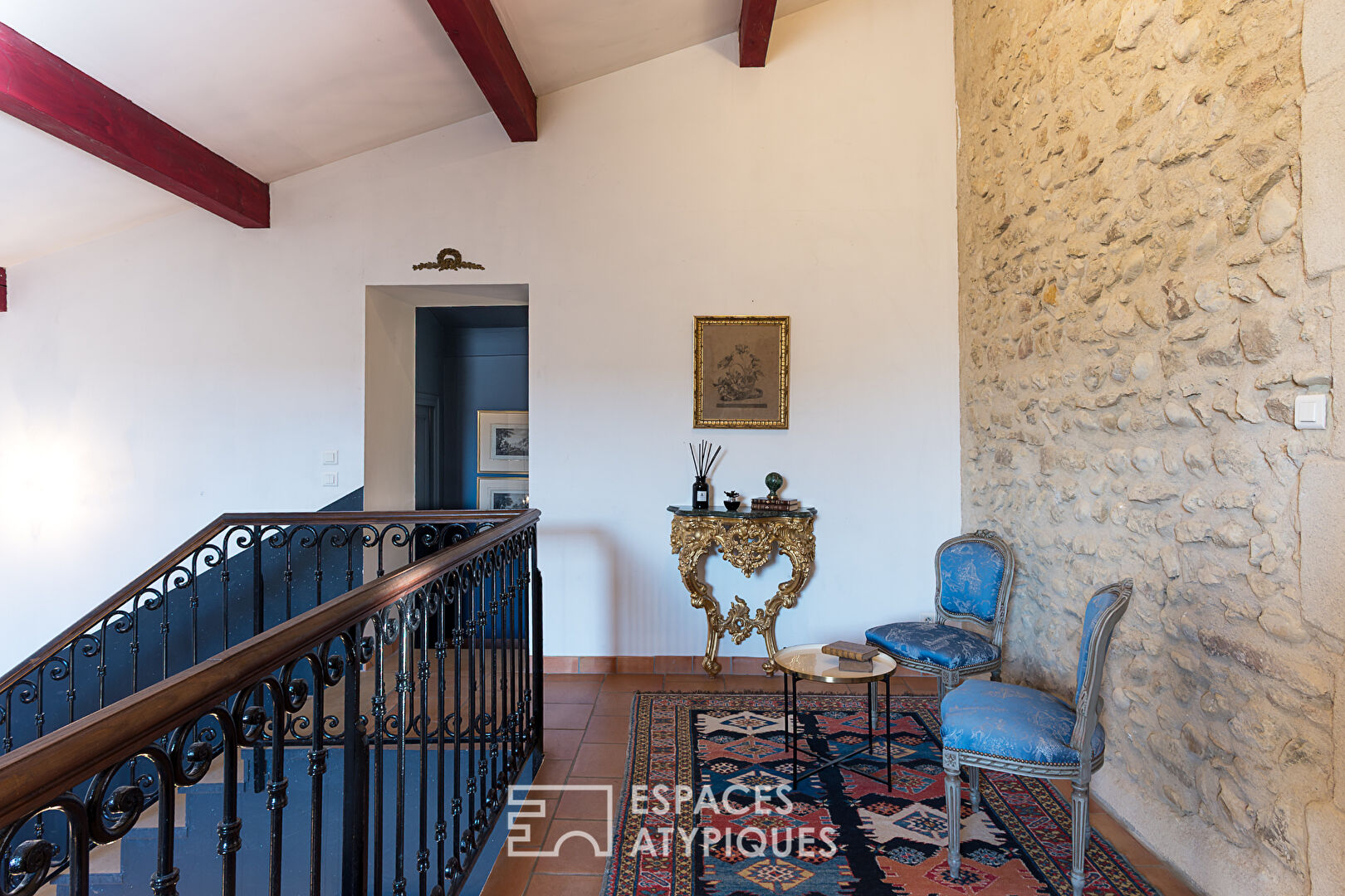 Ancien prieuré rénové sur jardin paysager avec vue dégagée sur les sommets du Vercors