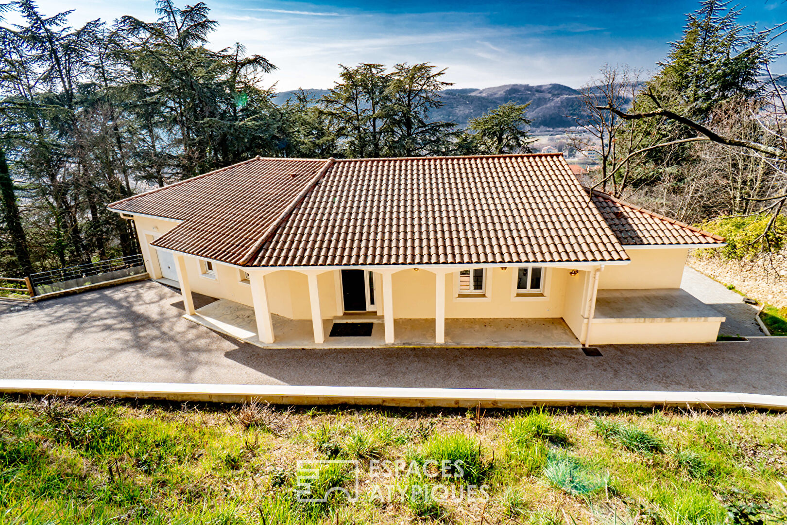 Villa contemporaine avec vue Rhône en Drôme du Nord